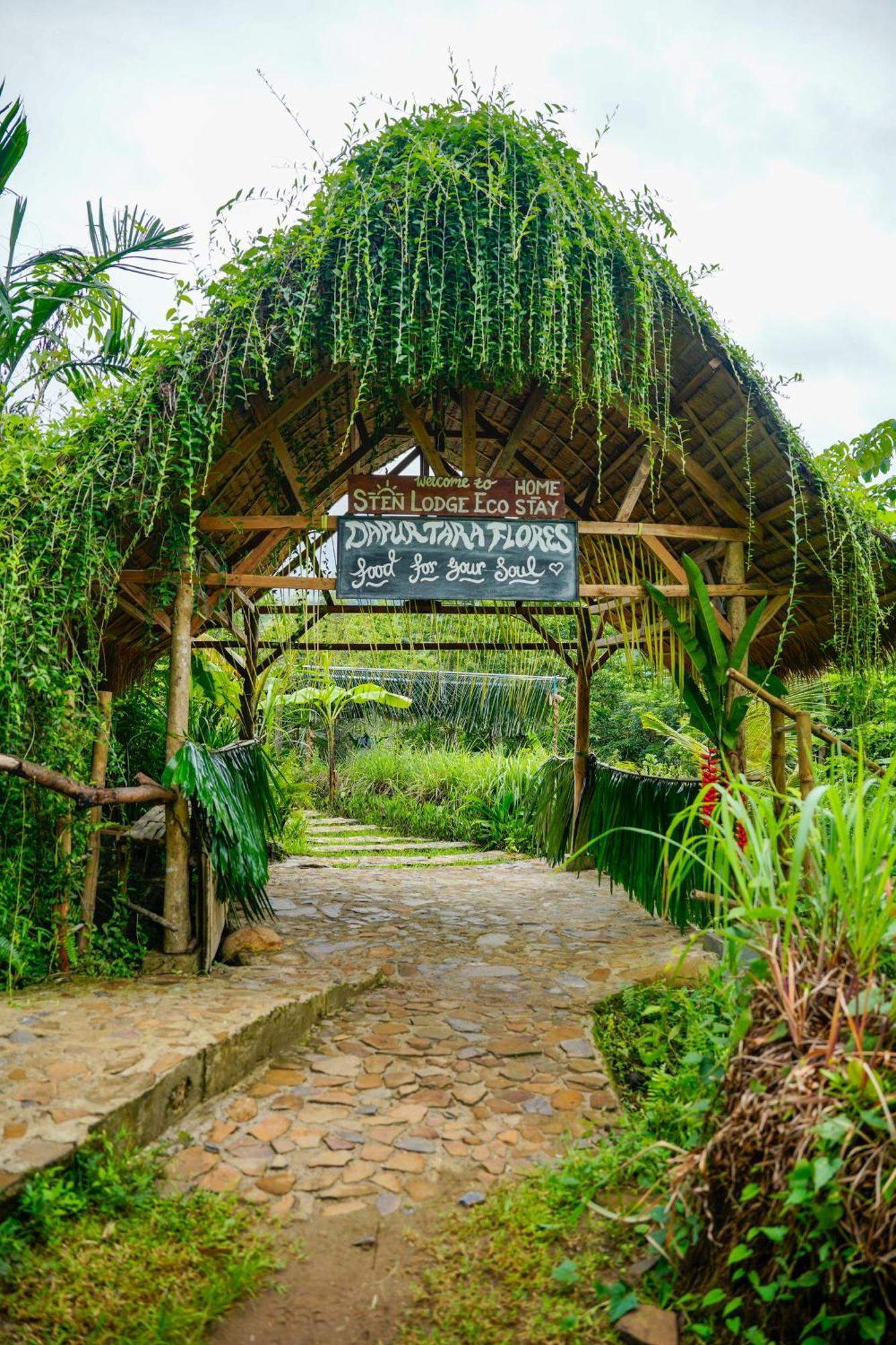 Sten Lodge eco Homestay Labuan Bajo Exterior foto